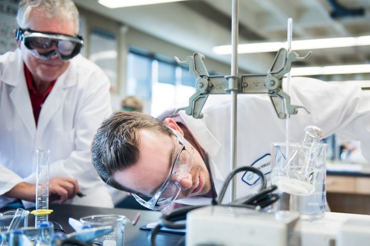 two people working in chemistry lab