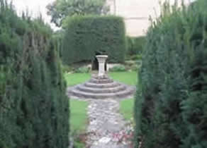 Yarnton Manor Enclosed Garden