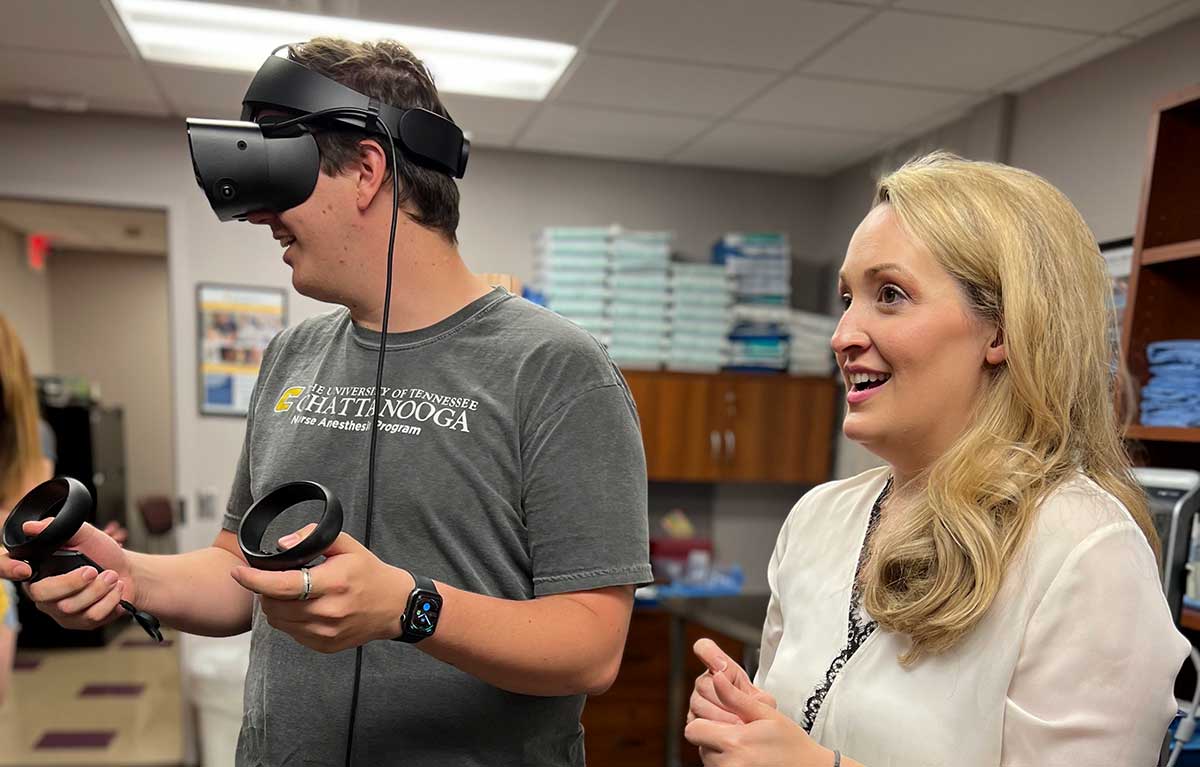 Nurse Anesthesia VR headset student and faculty Nurse Anesthesia VR headset student and faculty