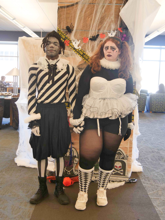 Modern clown and Vintage Clown couple