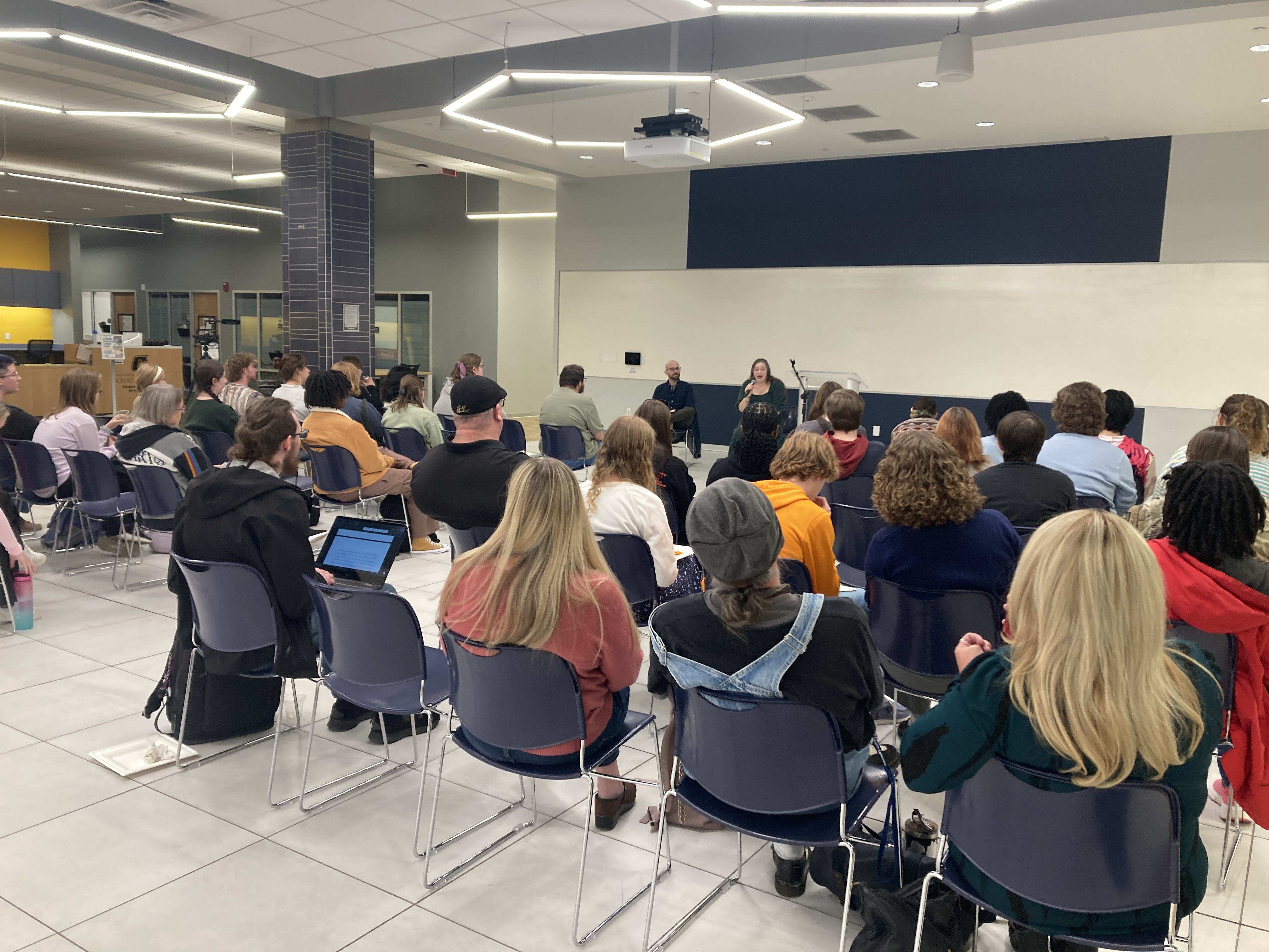 Crowd of Kramer and Hubbard, Oct. 2024