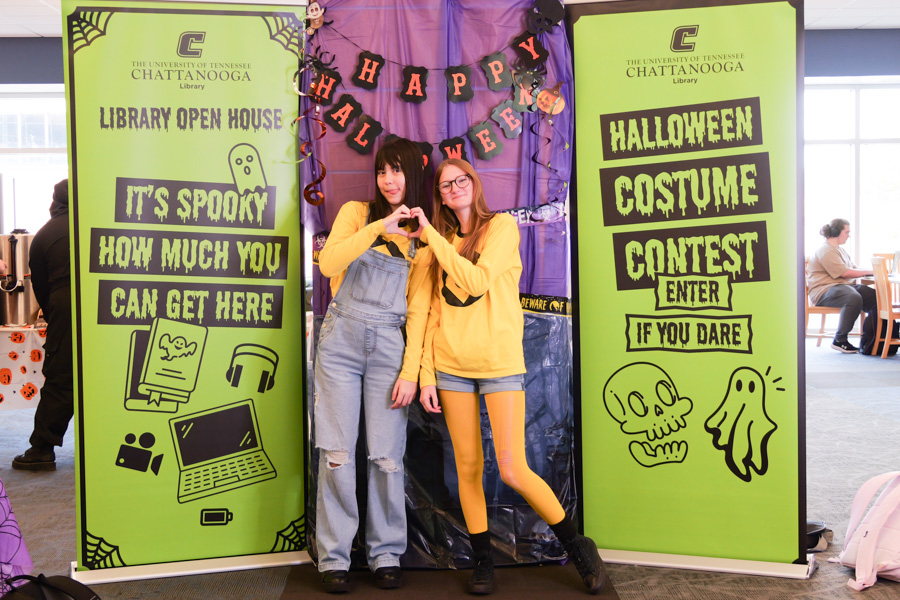 Super awesome yellow minion duo