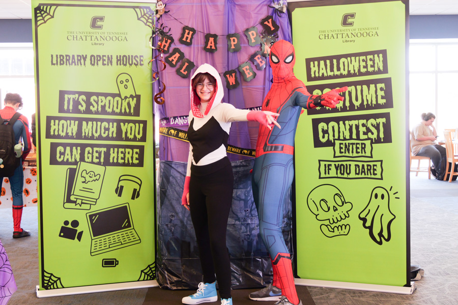 Spider Gwen and Spiderman