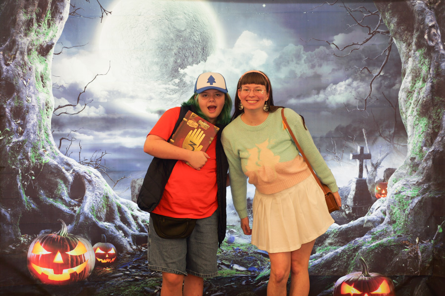 Dipper and Mabel from Gravity Falls