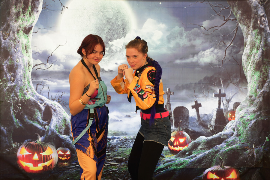 Rumi and Zoey from K-pop Demon Hunters