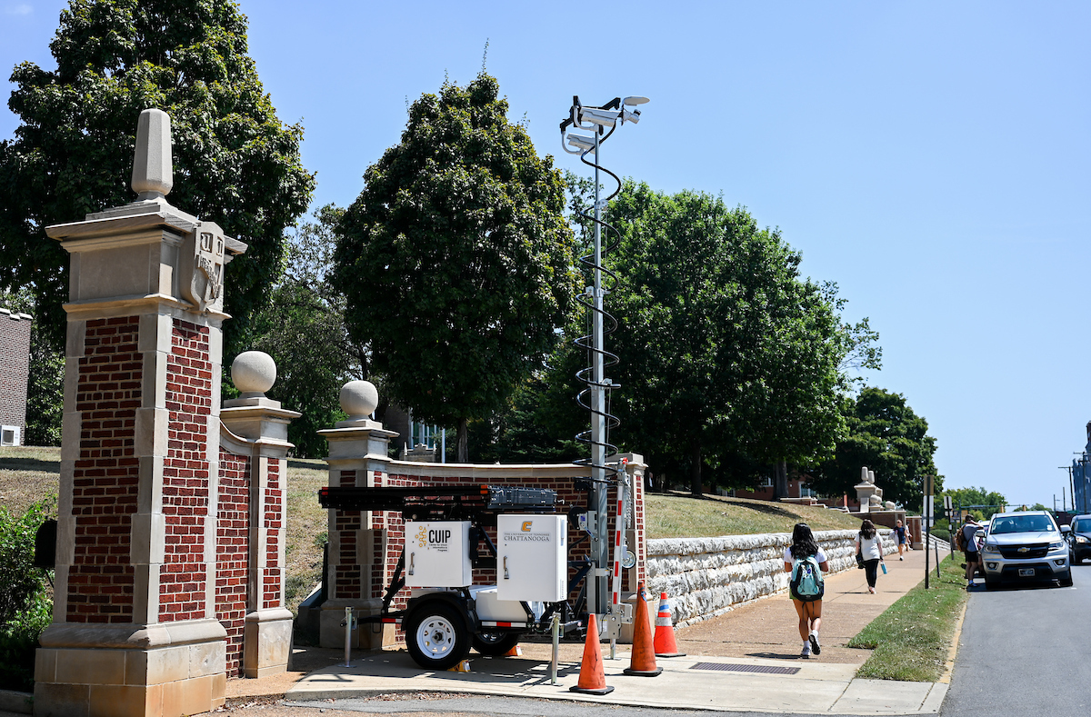 Mobile traffic trailer