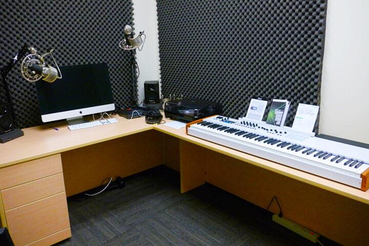 LIBRARY STUDIO 