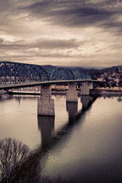 Walnut Street Bridge