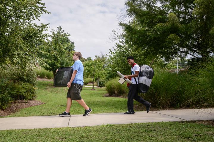 Freshman move-in 2013