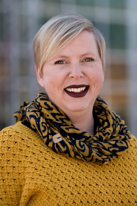 April Cox Headshot