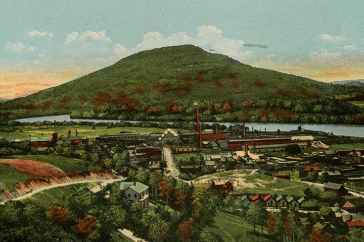 Color postcard of Lookout Mountain, Tennessee River, and Chattanooga, Tennessee.