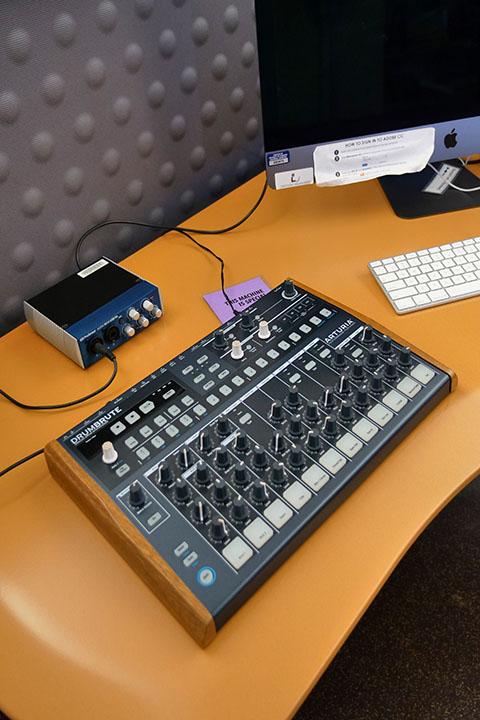 Arturia Drumbrute Arturia Drumbrute Drum Machine
