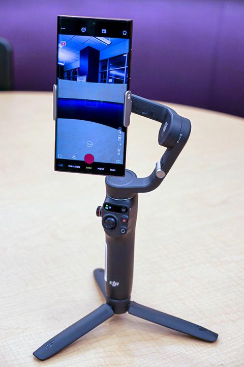 DJI Osmo Mobile 6 Phone Gimbal Photograph of the DJI Osmo Mobile 6 Phone Gimbal