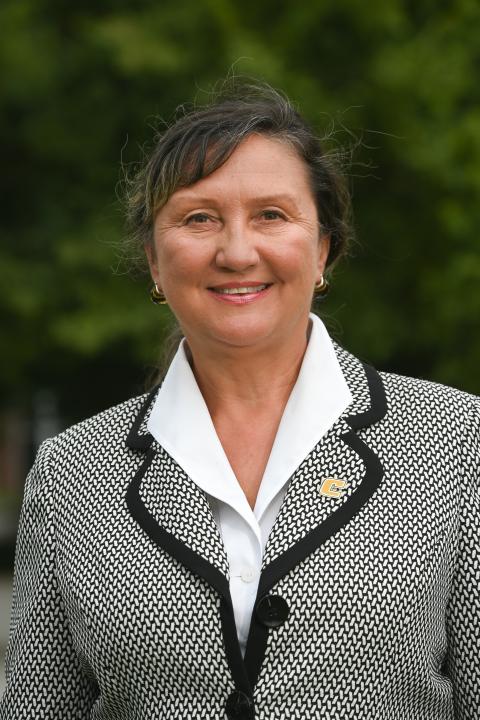 Dr. Irina Khmelko