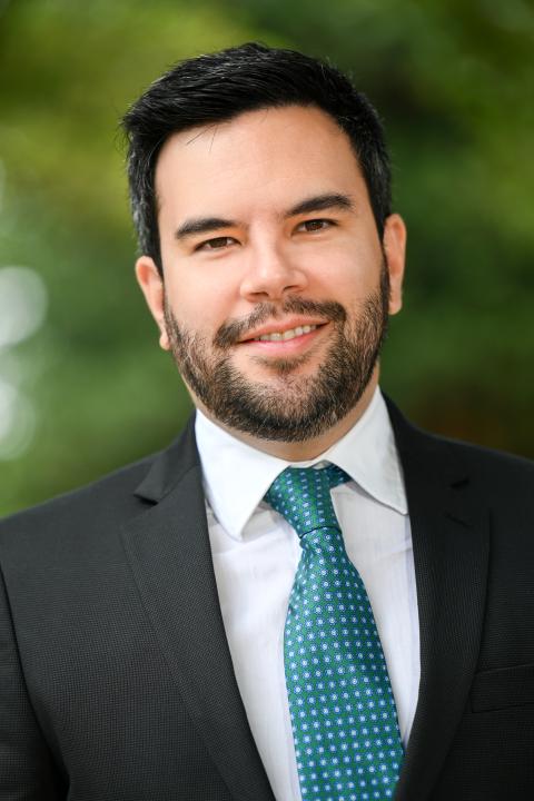 Profile photo of Daniel Sanchez Pinol in a gray suit