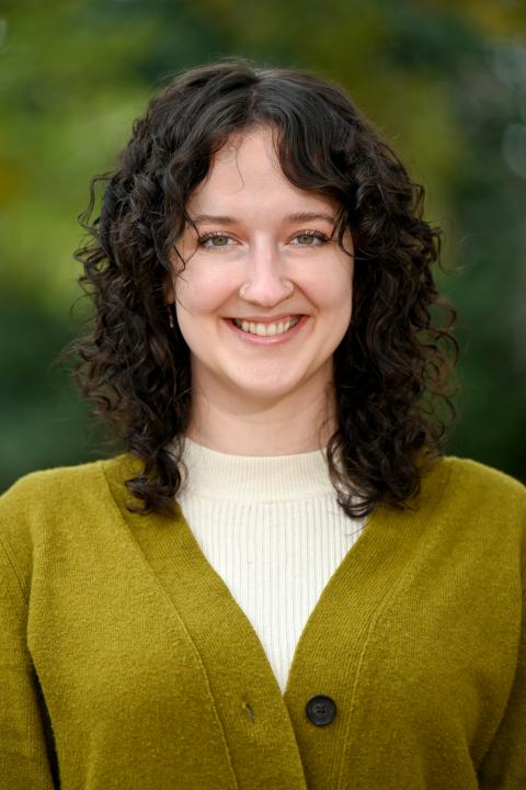 Hannah Jacky Headshot