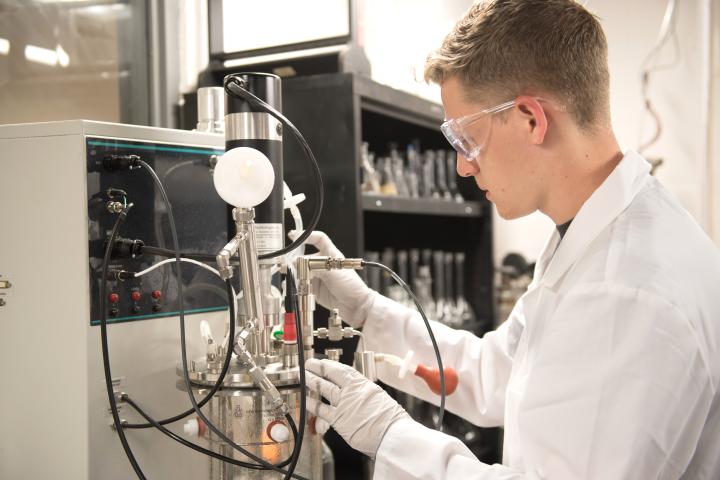 UTC Male students in a chemical engineering lab