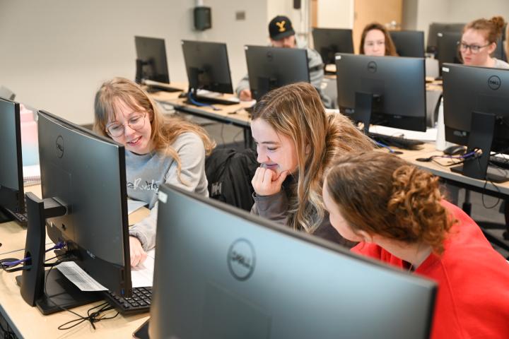 UTC Accounting students sitting in a computer lab