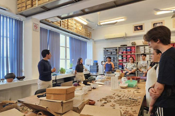 Students learn about the Ceramics Lab in UADY's Archaeology Department