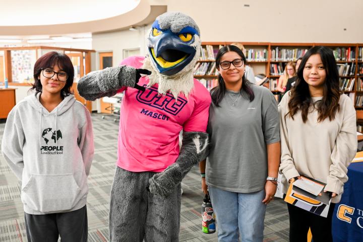 TN Promise Scholarship students standing with Scrappy
