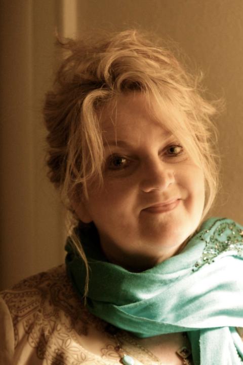 Nancy Taheri Picture of Nancy Smiling