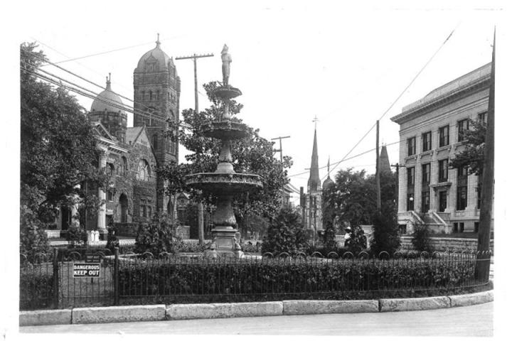 Fireman’s Memorial Fountain, circa 1915. Courtesy of the Chattanooga Public Library.