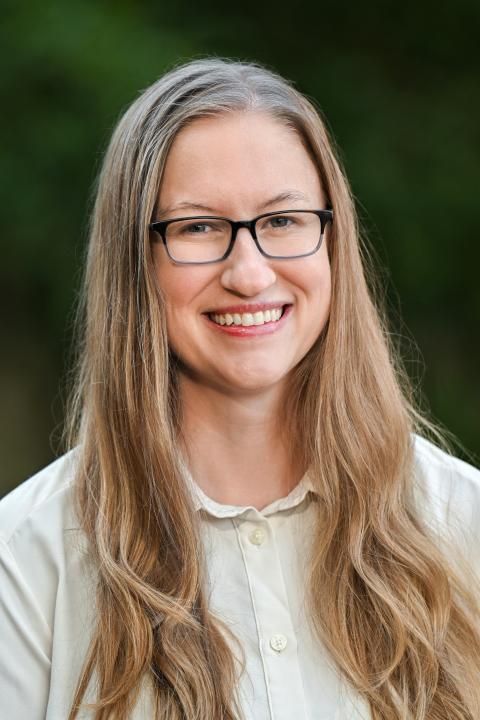 Image of Dr. Elizabeth Olson