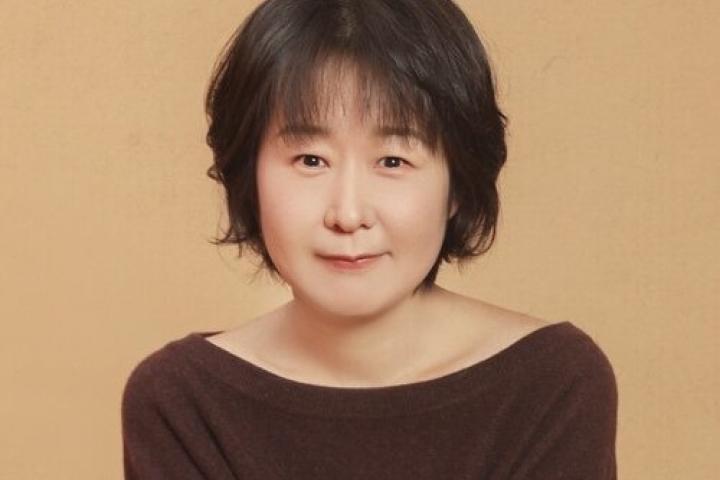Lingyan Liu Headshot