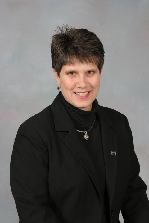 Headshot of Professor Teresa Elliot