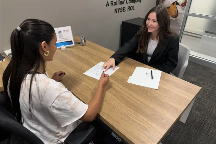 John "Art" Phillips Sales Instititute sales transaction example between two female students.