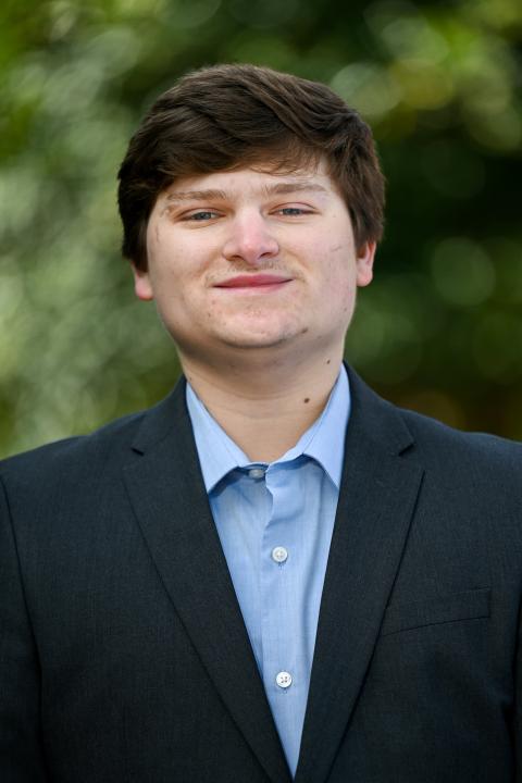 Thaddeus Weiss headshot