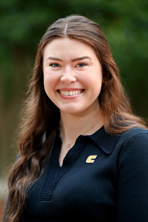 Grace Sharp headshot