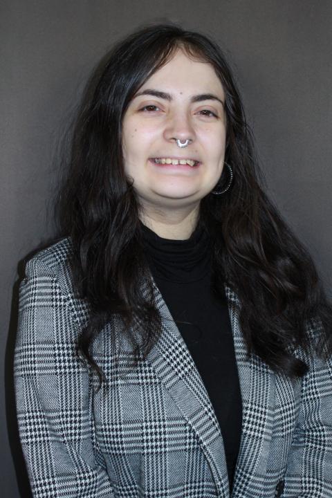 Headshot Photo of Emma Woodard