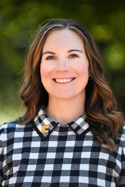 Headshot of Katherine Logan