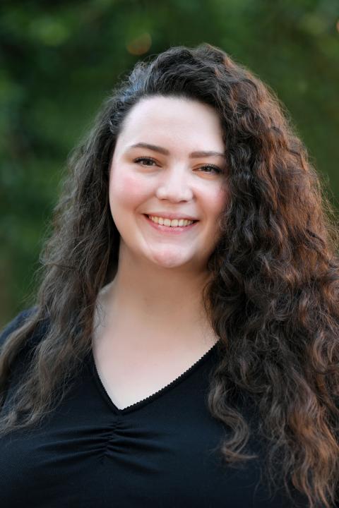 Headshot photo of Shannon Stone