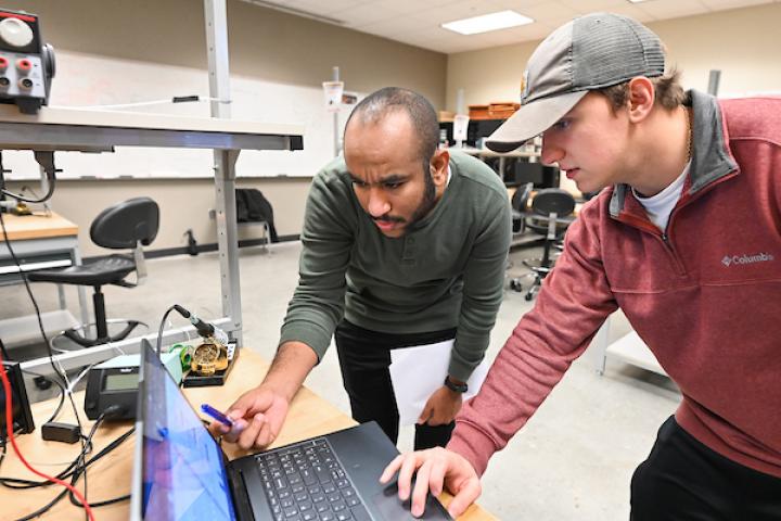 Students work in Abdelrahman Karrar’s Analog Electronics Laboratory, Tuesday, Nov. 15, 2022 in the Engineering and Computer Science building.
