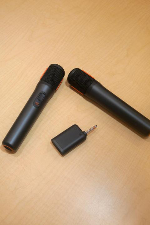 Wireless Handheld Microphones