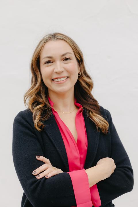 Headshot of Caitlin Crews-Stone