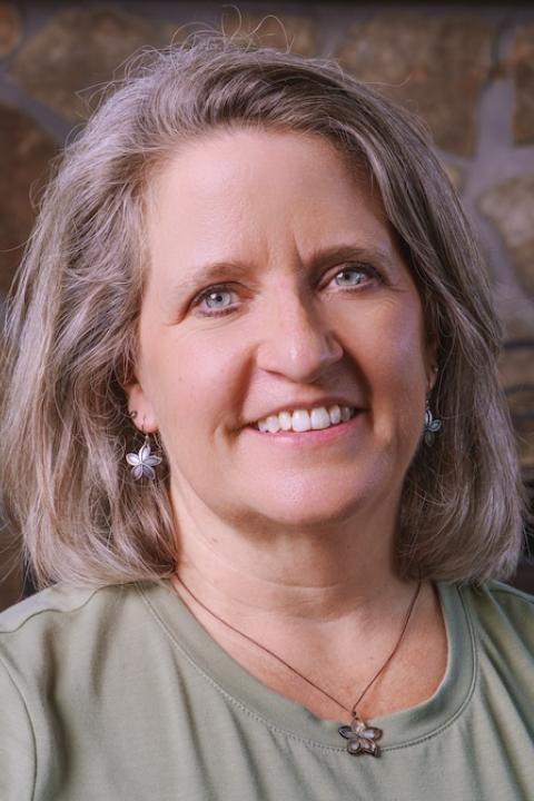 Beth Poole Headshot