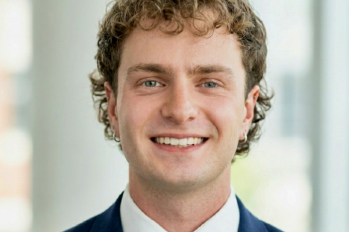 Rollins College of Business student Ian Tindle poses for a headshot photo.