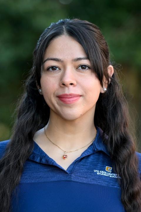 Headshot of Janeli Becerra