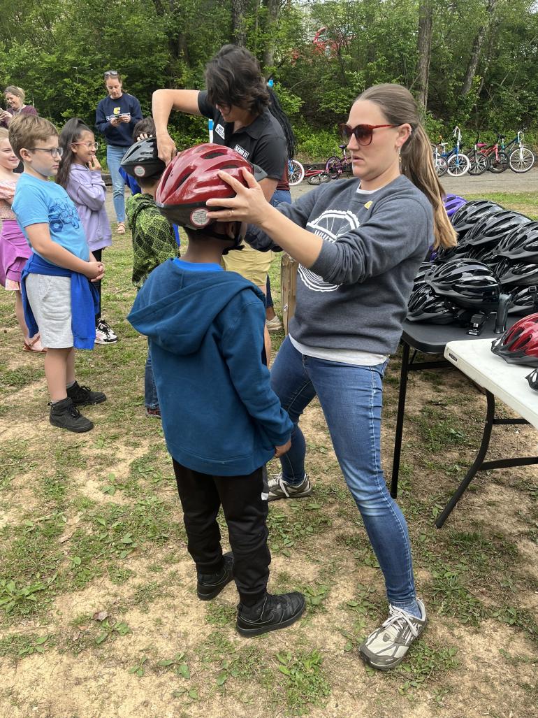 White Oak Event students in community
