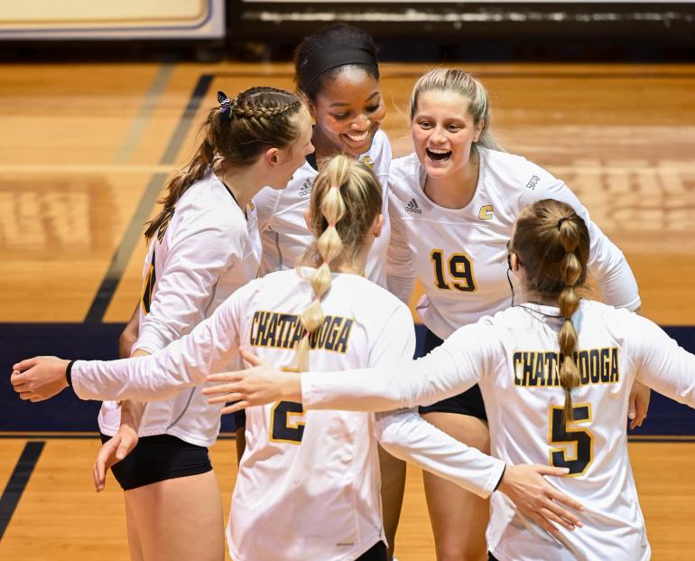 UTC Volleyball playing against UNCH 2021