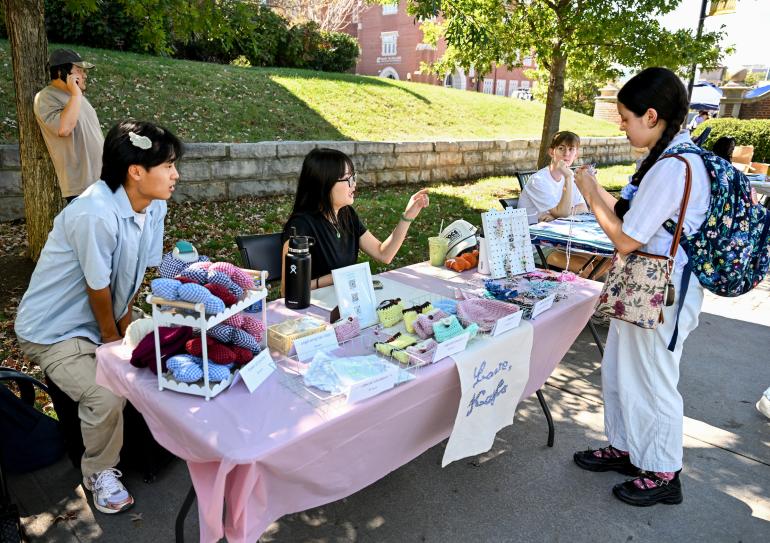 students shopping from student entrepreneurs