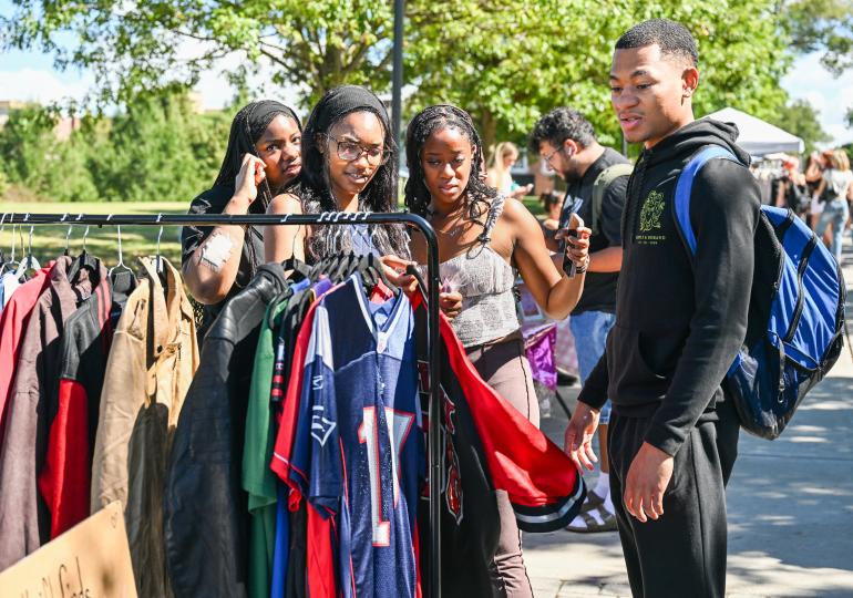 students shopping from student entrepreneurs