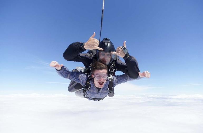Skydiving in France