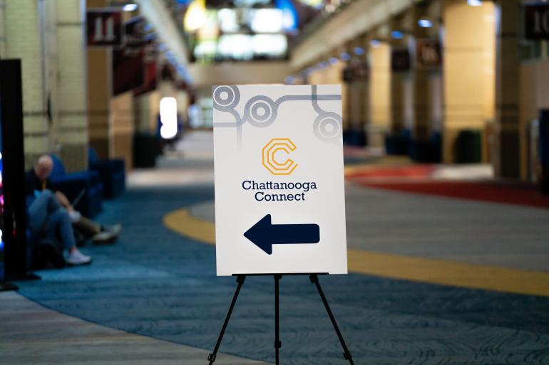 Signage pointing guests towards Chattanooga Connect