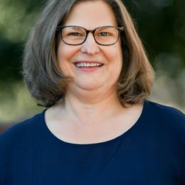Amy Doolittle headshot