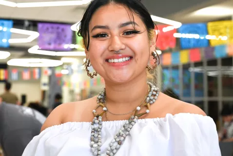 UTC Spanish student at an org fair
